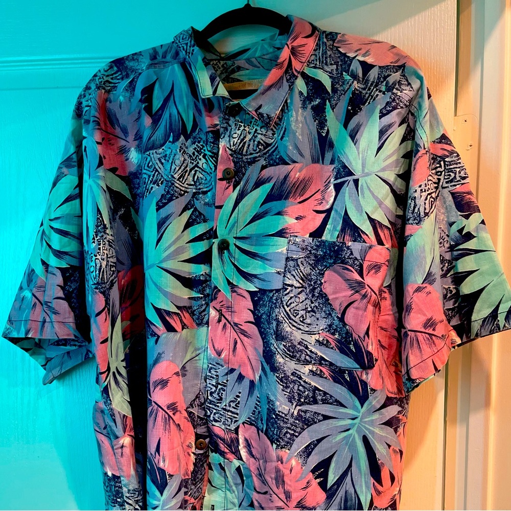 Hawaiian oversized shirt or regular shirt. 90s thrift store vibe.